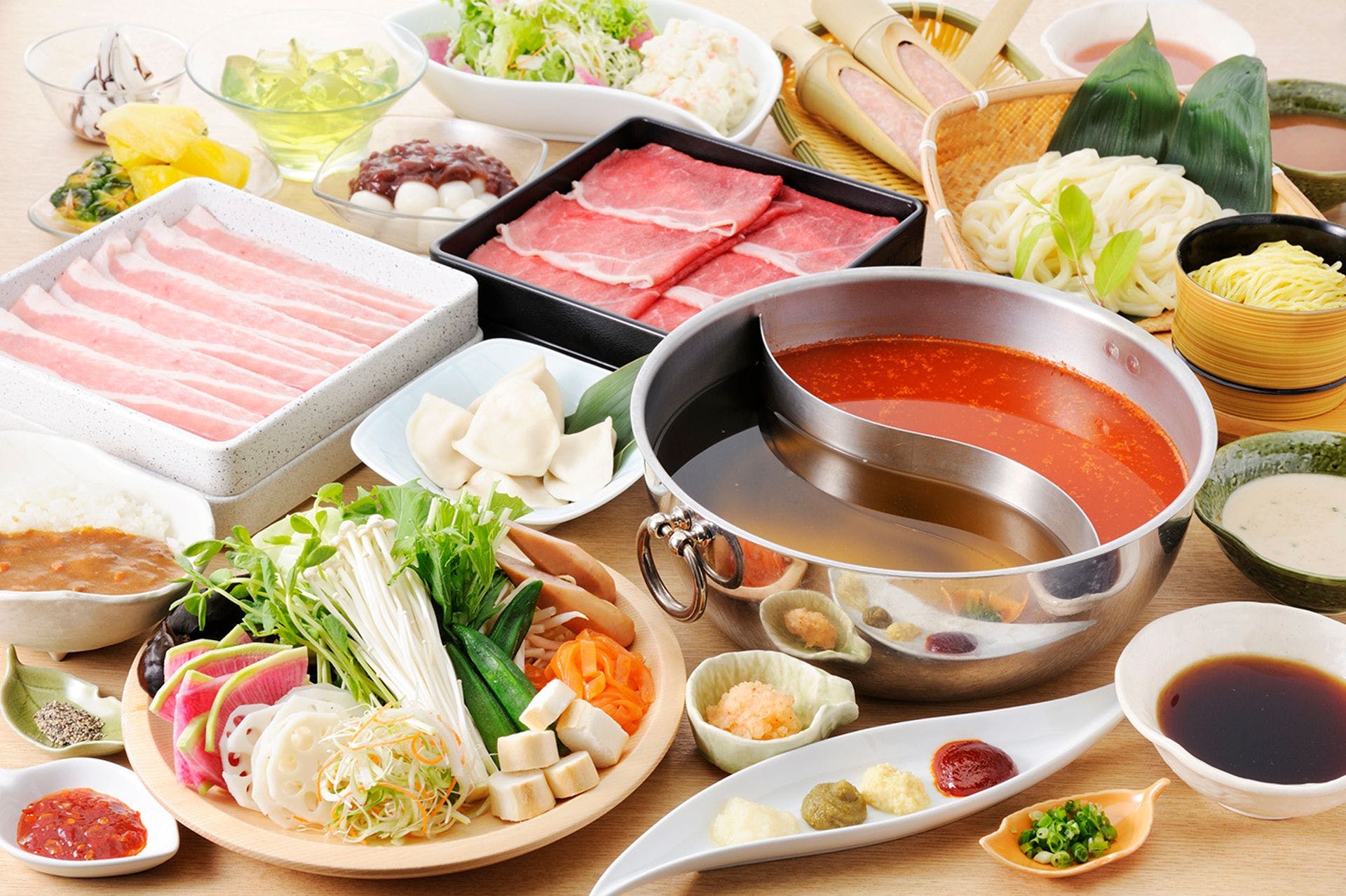 日本火锅和韩国火锅对比,中国的火锅vs俄罗斯火锅