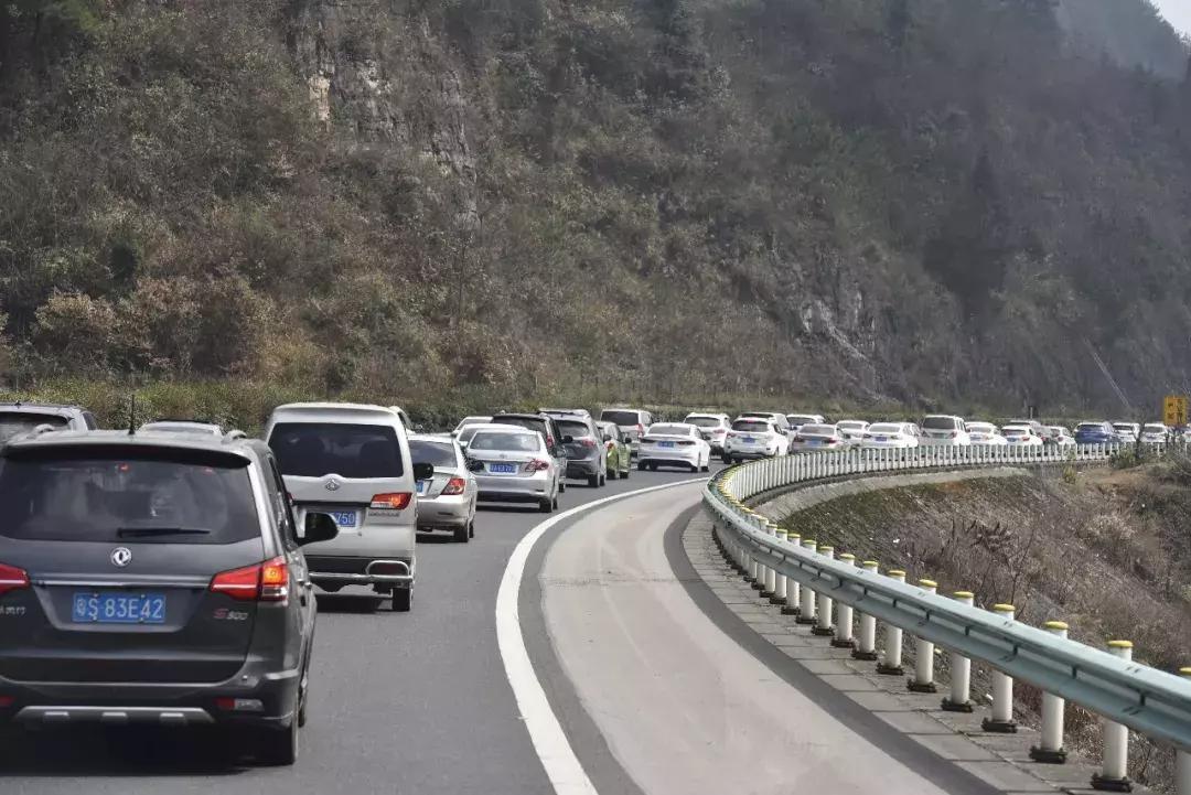 过年回家出现的安全事故,过年回家路上需要警惕