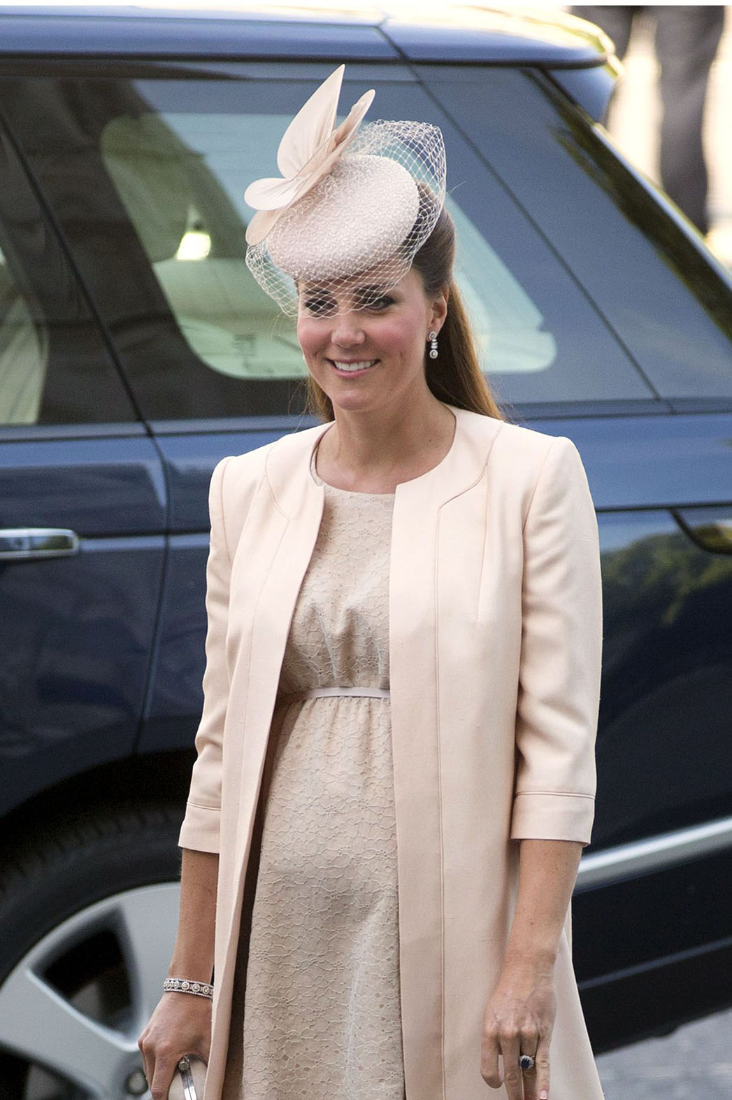 凯特王妃戴戴安娜王妃头饰,凯特王妃戴的是什么头饰