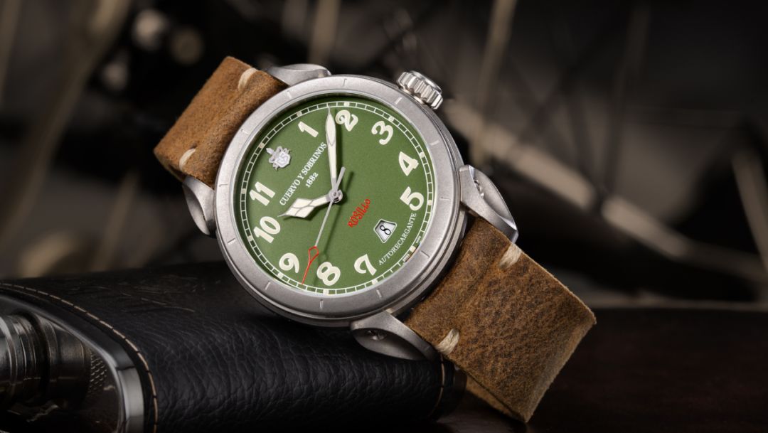 回家过年戴什么饰品好看,万国手表和浪琴哪个手表好