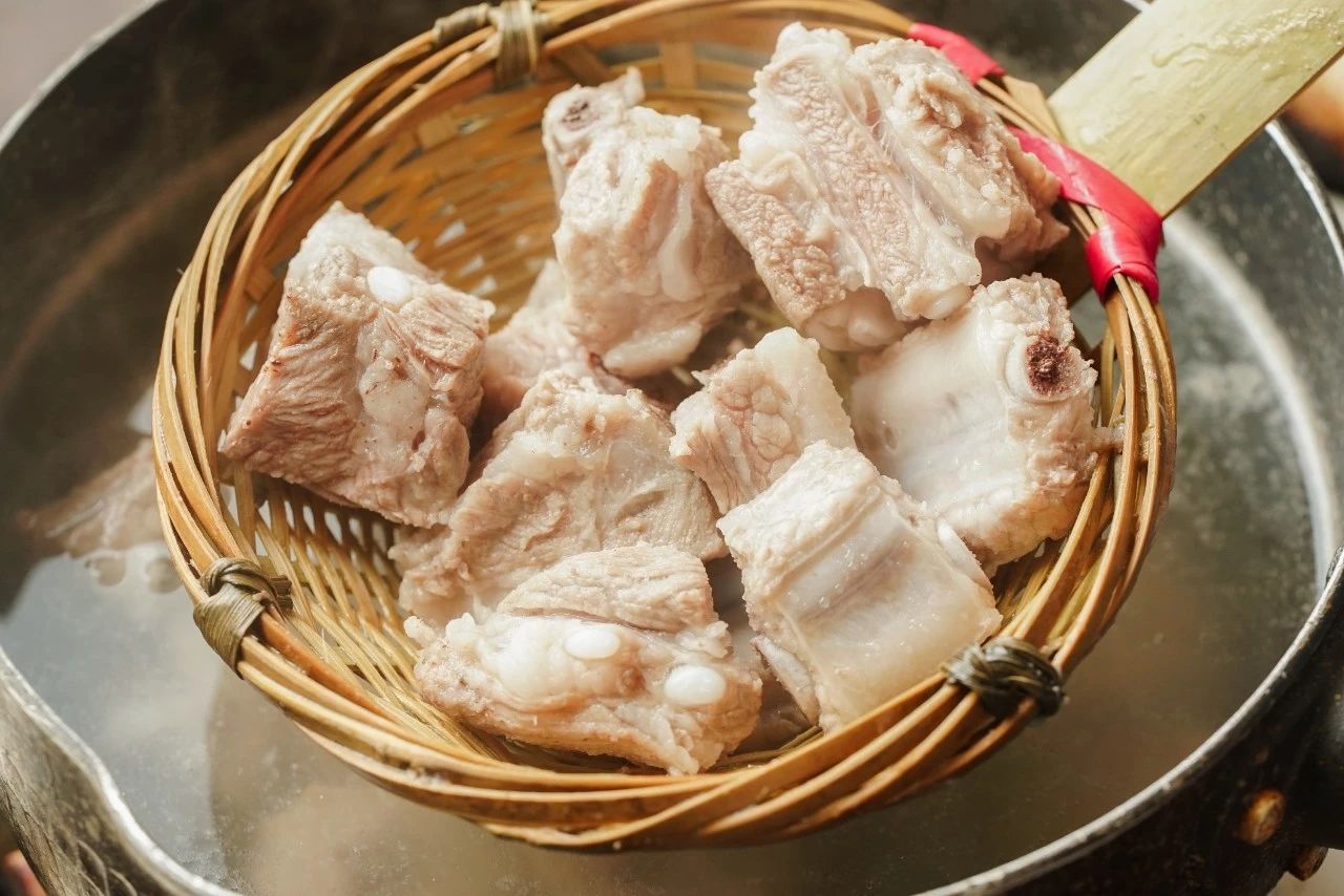 冬天就要吃热乎乎的糯米饭,全家人都能吃的电饭煲焖饭