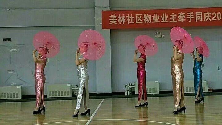 百合艺术团舞蹈视频,百合镇舞蹈队表演视频