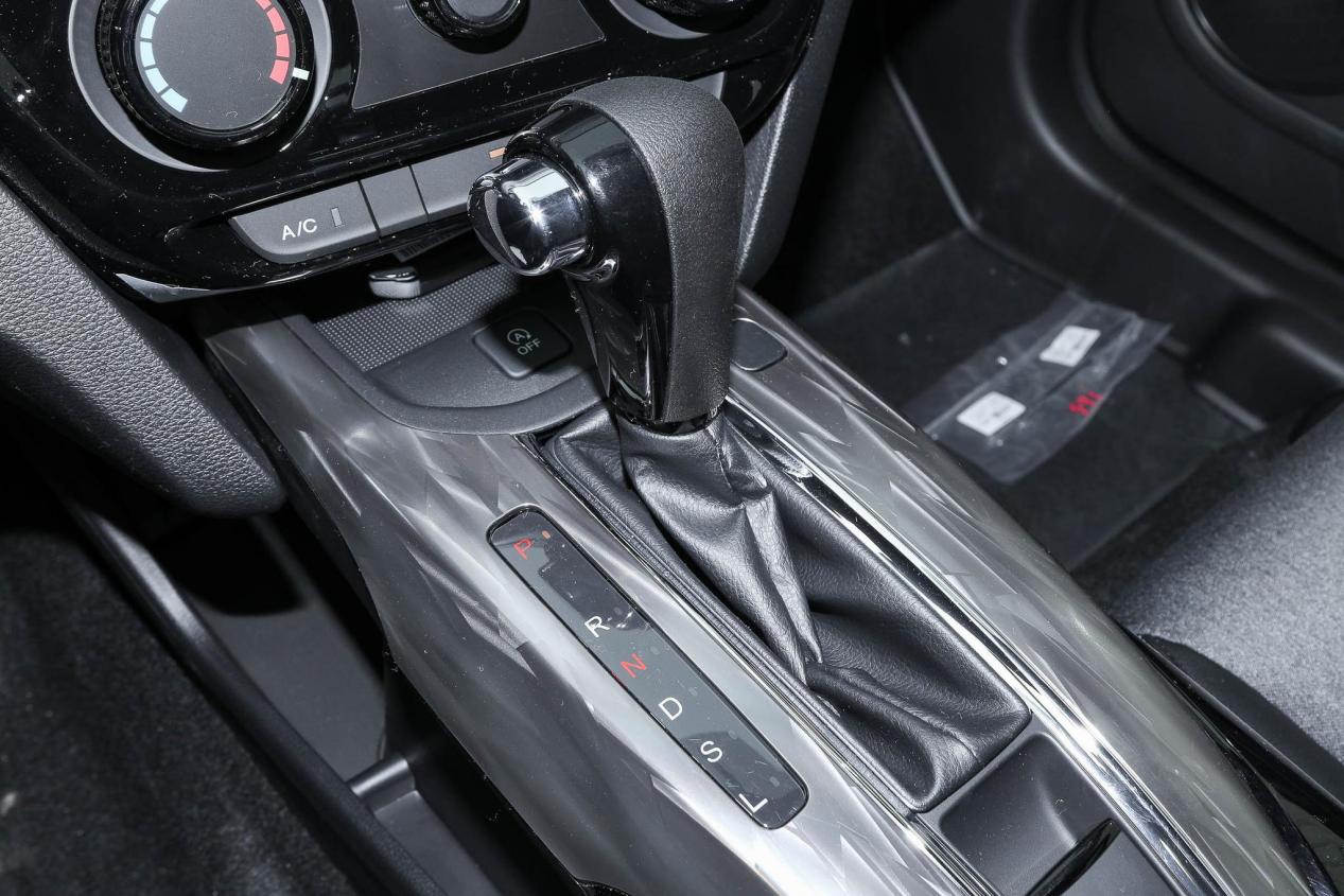 油耗低自动挡性价比高的车suv,油耗低自动挡轿车4-6万