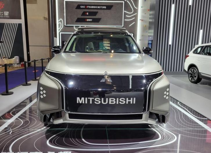 23款三菱欧蓝德外观升级套件,广汽三菱欧蓝德改装视频