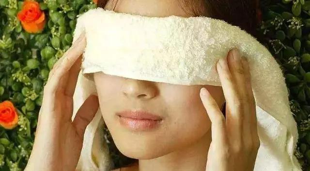 眼袋怎么消除简单方法不用化妆品,眼袋重怎么办最有效的方法