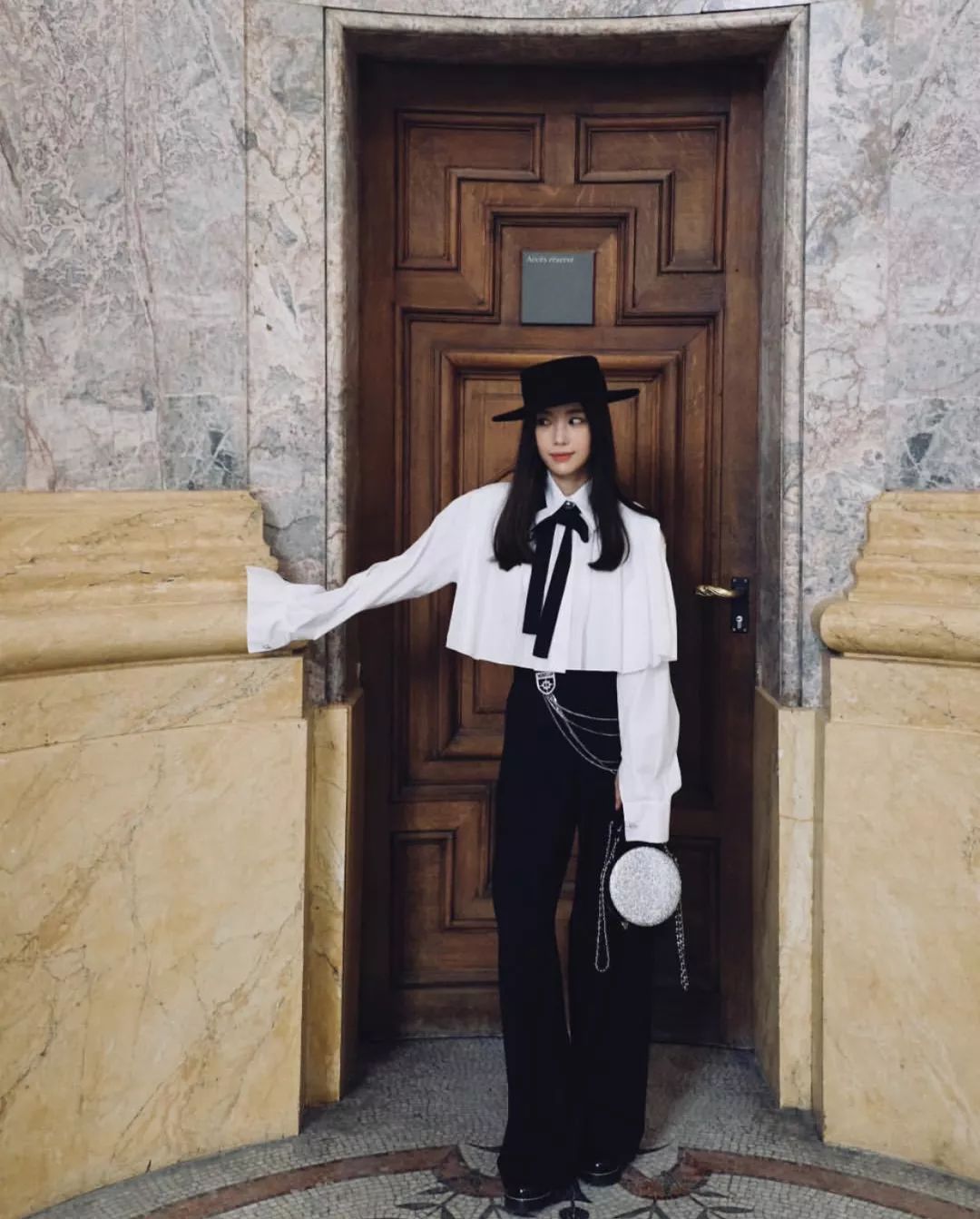 欧美时尚博主穿搭示范冬,韩系慵懒风冬季穿搭博主