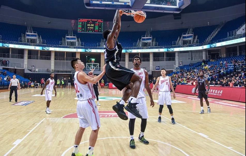 cba赛场再现争议一幕,cba赛场上用过的篮球值钱吗