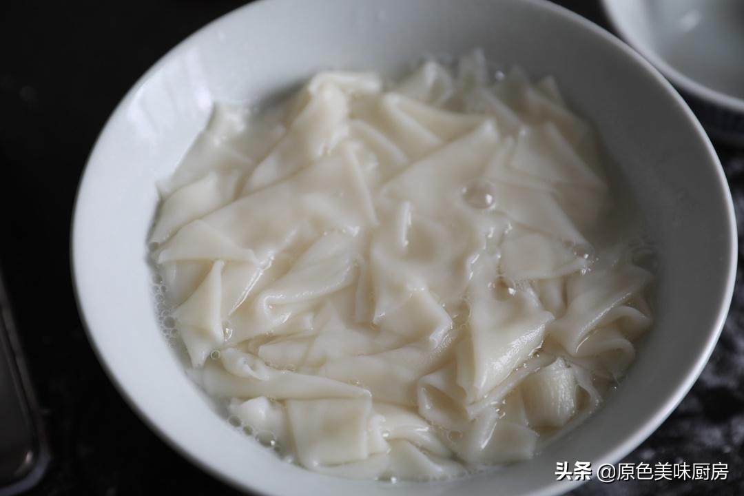 剩下的馄饨皮怎么做好吃不油炸,剩下的饺子皮和馄饨皮怎么办