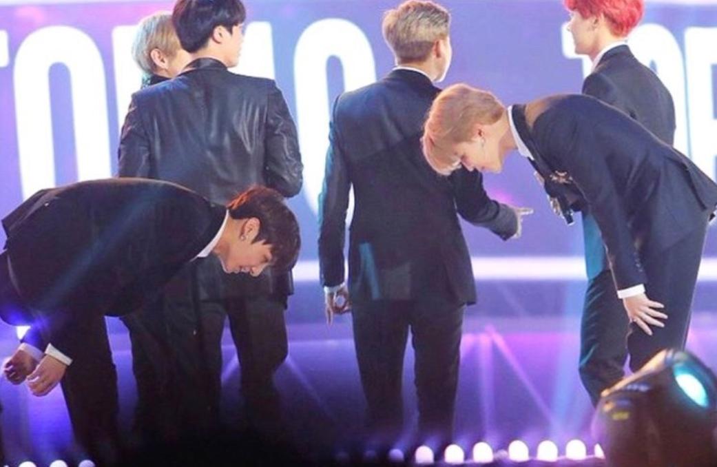 韩团对粉丝的态度和评价,韩团对粉丝的态度