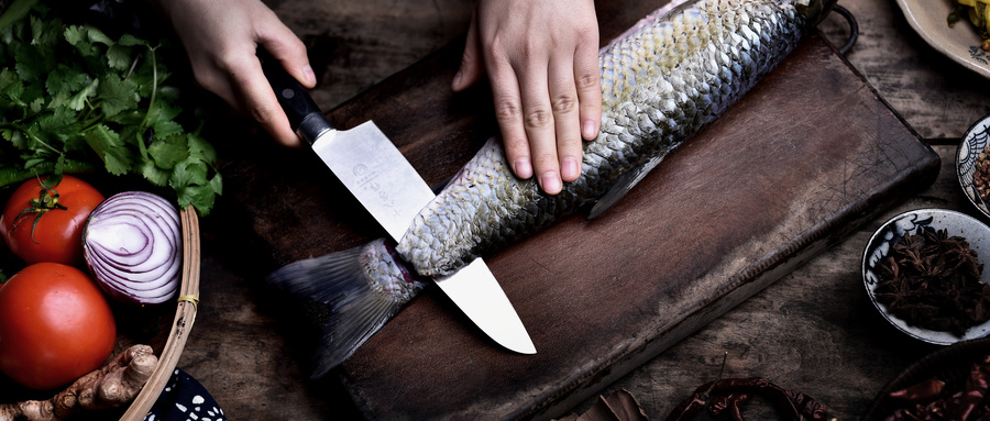 桂林经典阳朔啤酒鱼,桂林阳朔晚上去哪里吃啤酒鱼正宗