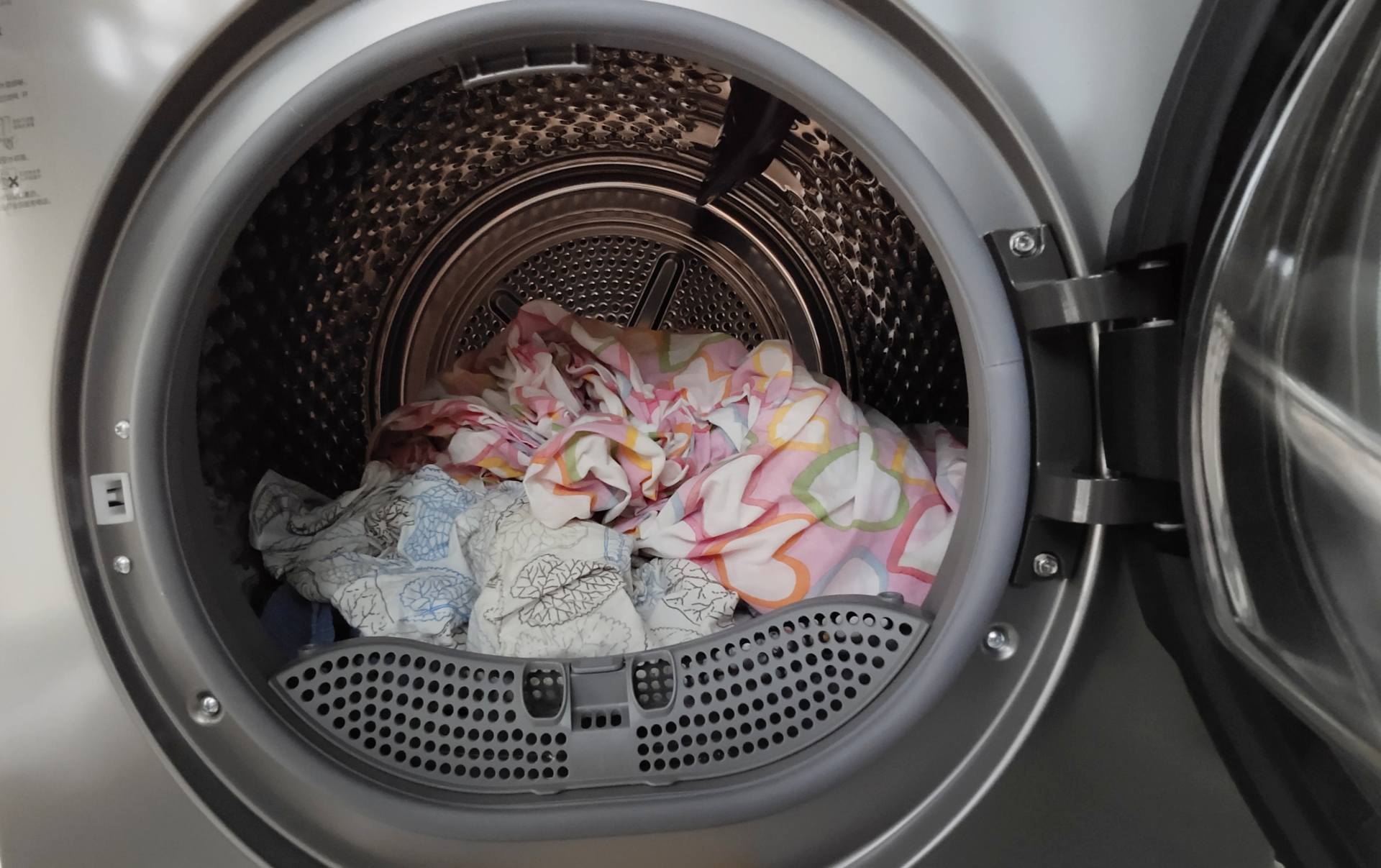 洗烘套装真的能烘干完直接穿吗,选对洗烘套装让衣物护理事半功倍