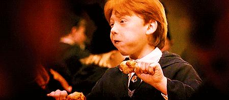 女子和孩子进家门被尾随,女子出门被小男孩尾随