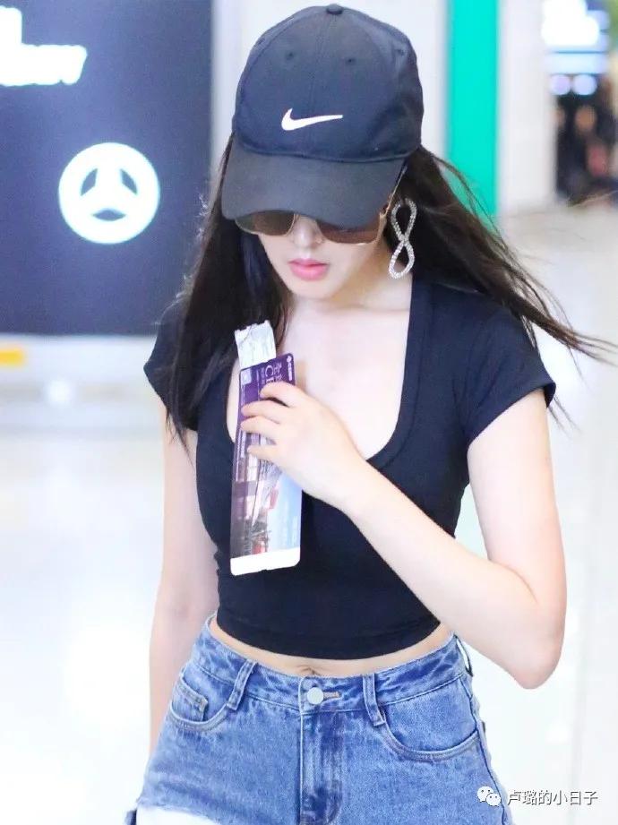 被秦海璐穿过的那些牌子,简直就是中年姐姐穿搭的模版