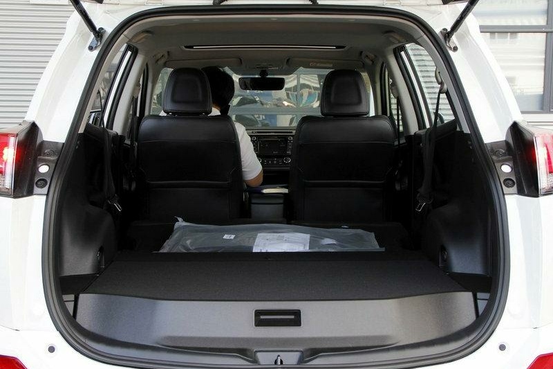 rav4荣放空间大不大,丰田荣放rav4座椅舒适度