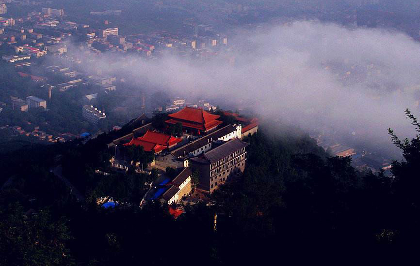 杜甫的诗最经典的十首讲解,杜甫的诗圣是怎么来的