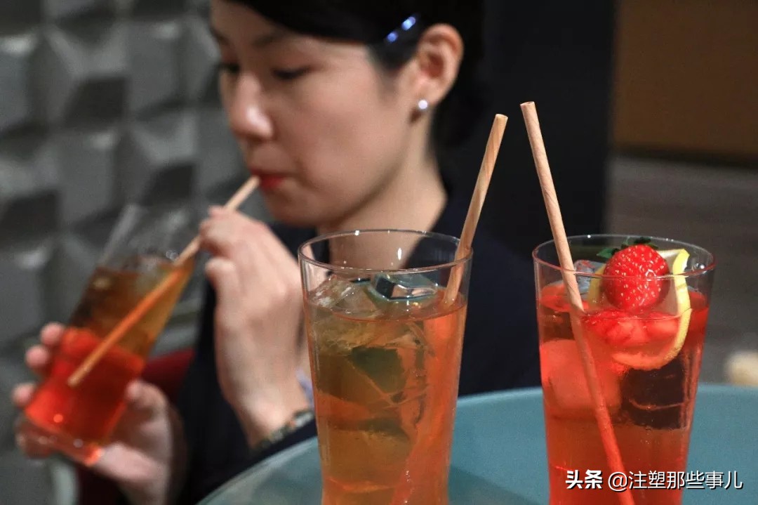 塑料材质吸管,塑料吸管使用现状和改变