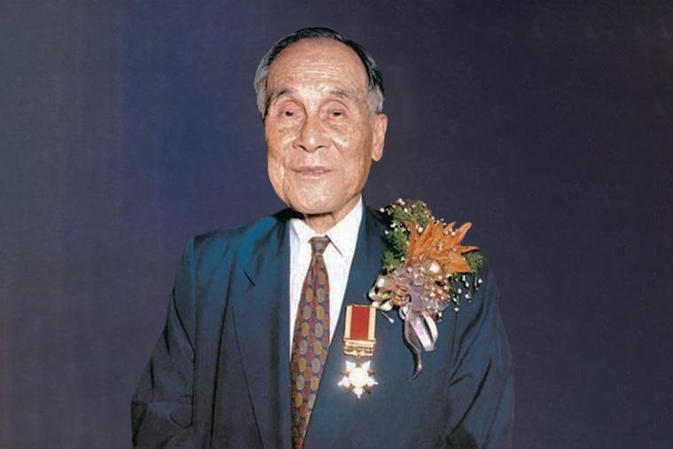 他10多岁追随*产党共**,为国奉献两家银行,终生没车没房