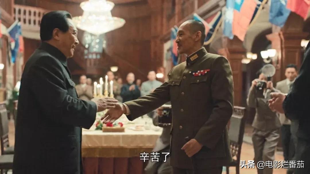 王劲松演蒋介石全身像,王劲松扮演蒋介石像吗