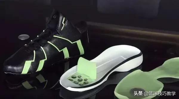 nba禁穿的球鞋叫什么名字,一双被比赛禁止的球鞋