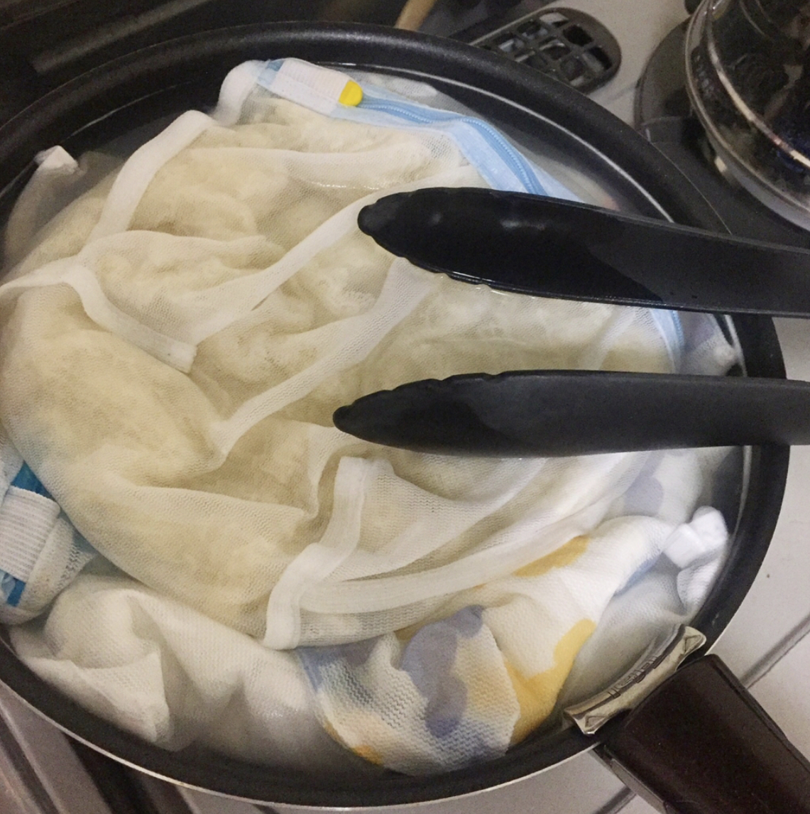 为什么换季的衣服收起来发黄,换季衣服变黄原因有哪些