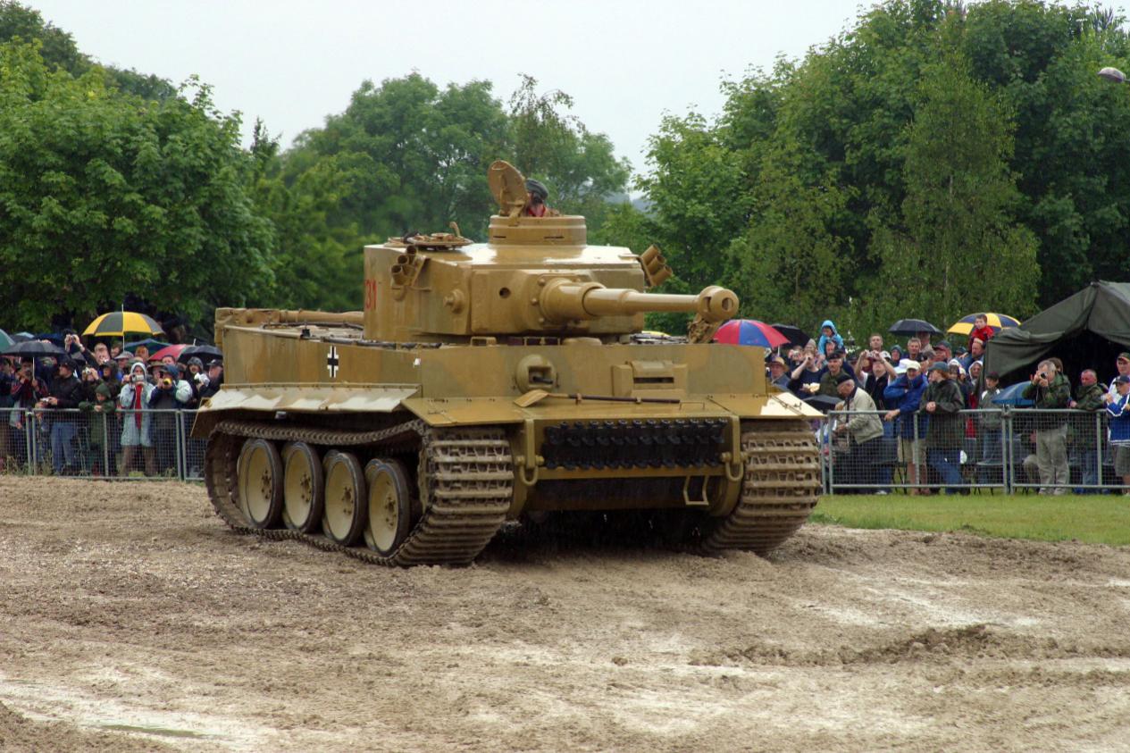 56吨虎式坦克,虎式坦克能跑多快