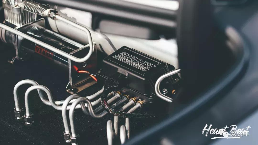 放弃了激情小钢炮高6R，购入奔驰C200做回安静的*男美**子！