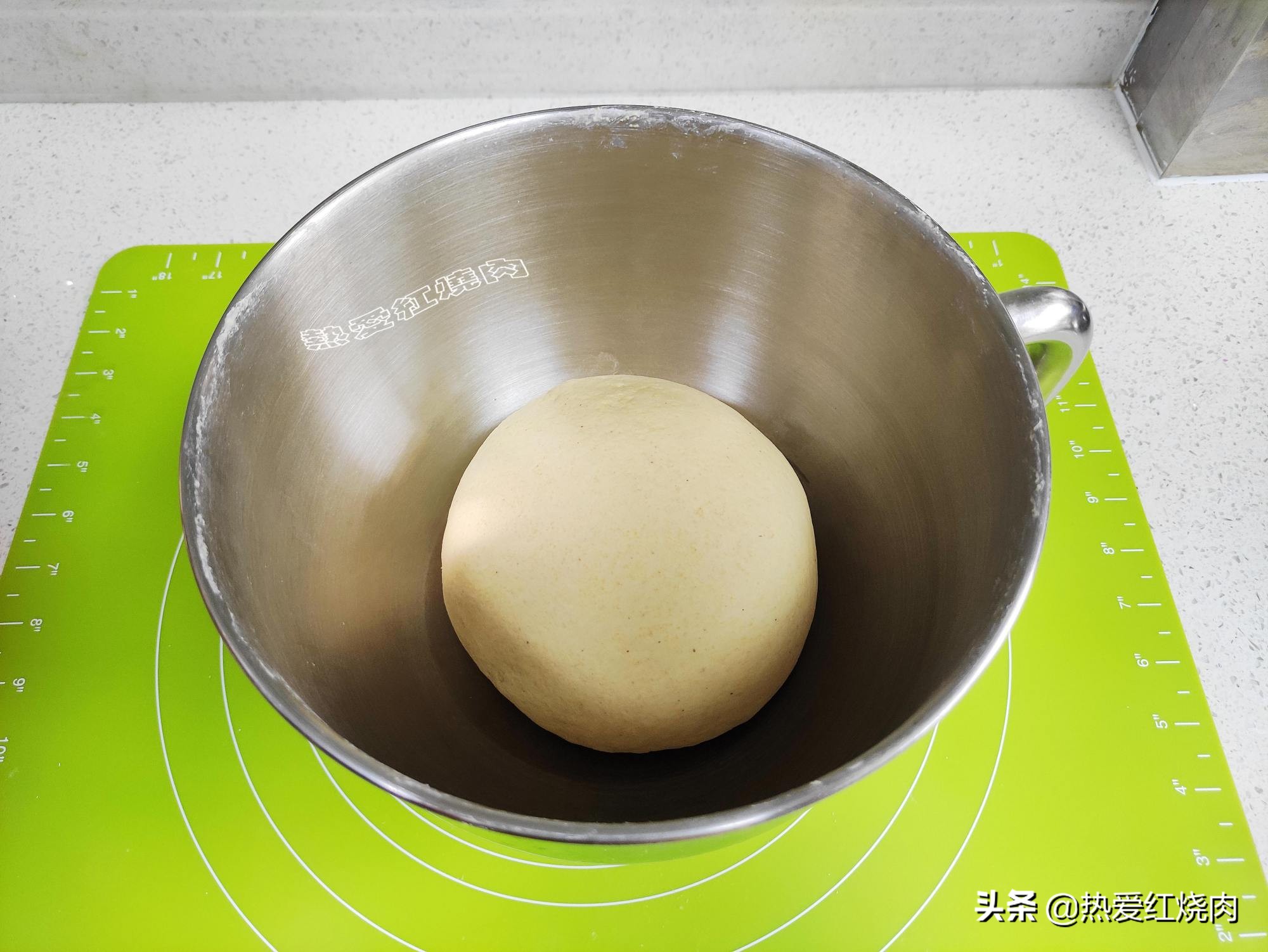 馒头蒸熟发酸怎么处理才好吃,自己蒸馒头为什么那么硬