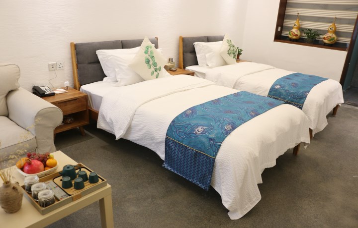 来袁家村花田月下住民宿，咥陕西美食、泡酒吧，逛民俗！