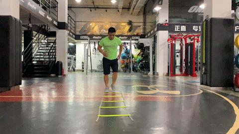 onefit练肩部的健身训练动作,onefit敏捷梯