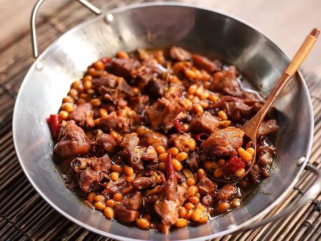 鸭子炖黄豆最好吃的做法,烧鸭子剩下的黄豆怎么做好吃