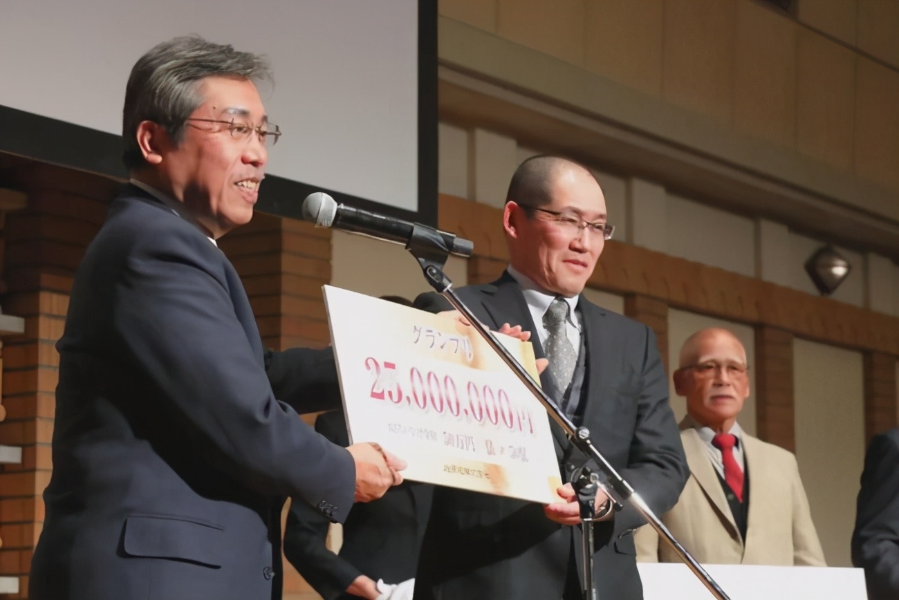 獭祭出口版多少钱,獭祭1000多一瓶吗