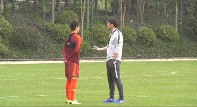 国足最佳左后卫,国足目前最佳右后卫