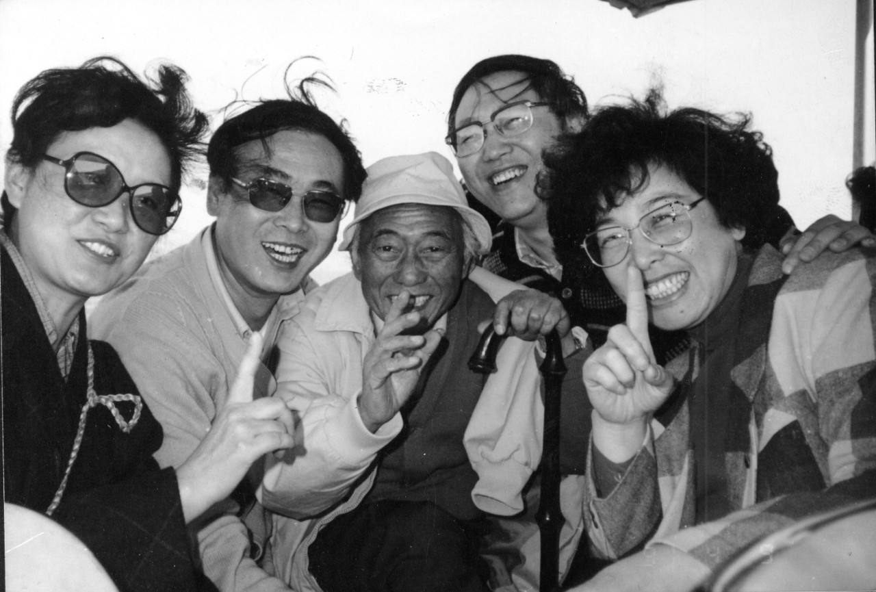 挂科、酒鬼、瘾君子，让闻一多伤心、沈从文推崇，终成散文大师