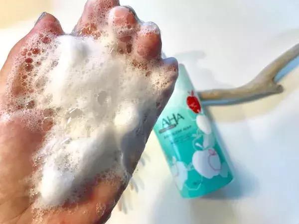 用了不会长痘的沐浴露,青春期背后长痘用什么沐浴露