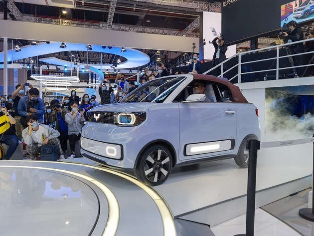 五菱宏光miniev敞篷版的官方报价,宏光minievcabrio啥时候上市