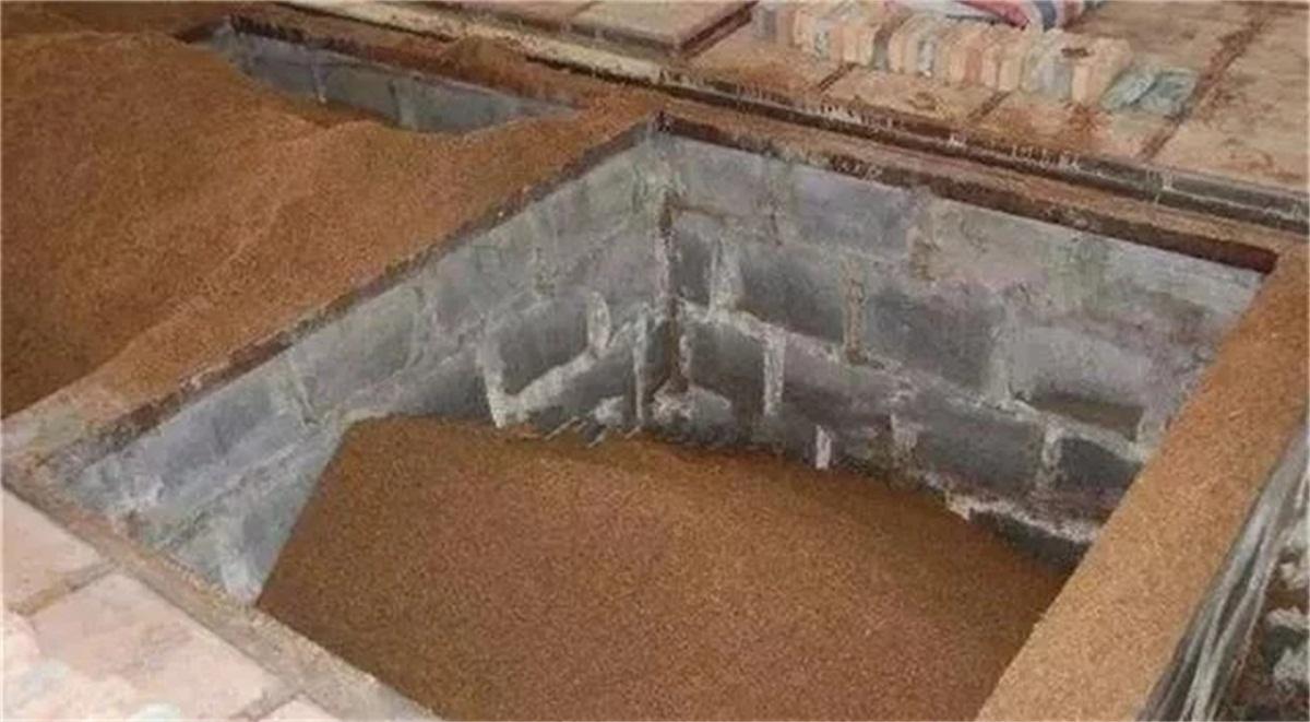 一百斤高粱固态发酵有多少黄水,固态发酵黄水不排出会怎样