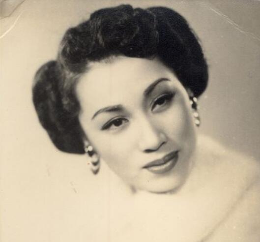 1988年,在大会上“请小平同志不要吸烟”的女人,后来怎样了