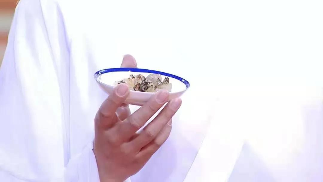 桂圆不仅是种水果它还是一种药,桂圆的果核能泡水喝吗