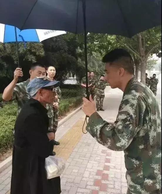 父亲最走心的照片,100张催人泪下的父亲照片