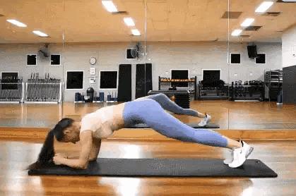 怎样使小腹平坦紧致运动简单一点,如何把小腹上的赘肉锻炼下去