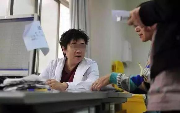 剖腹产28天突然伤口流脓,剖腹产后不到2个月伤口突然崩裂