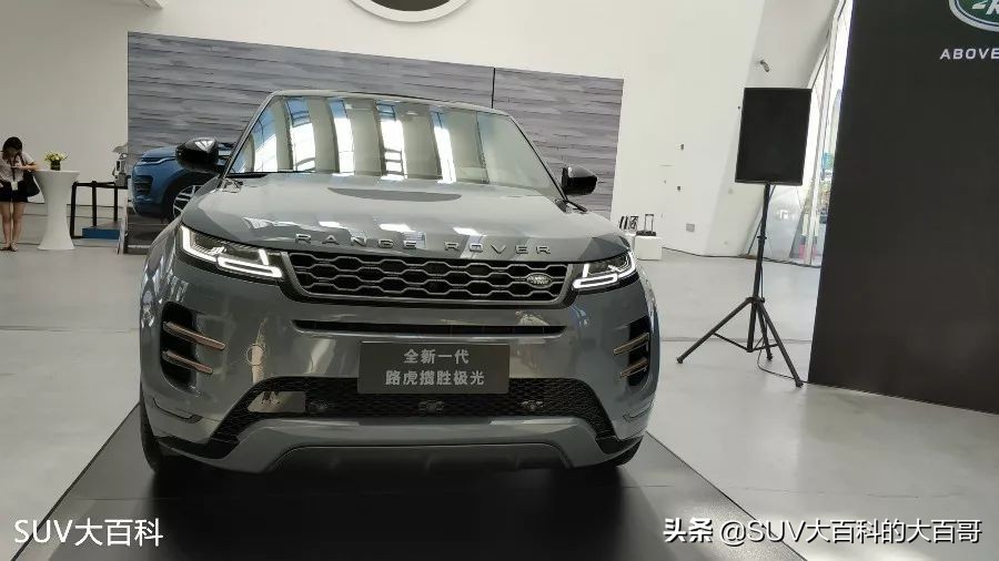 全新一代路虎揽胜极光黑科技体验,路虎极光五块屏幕