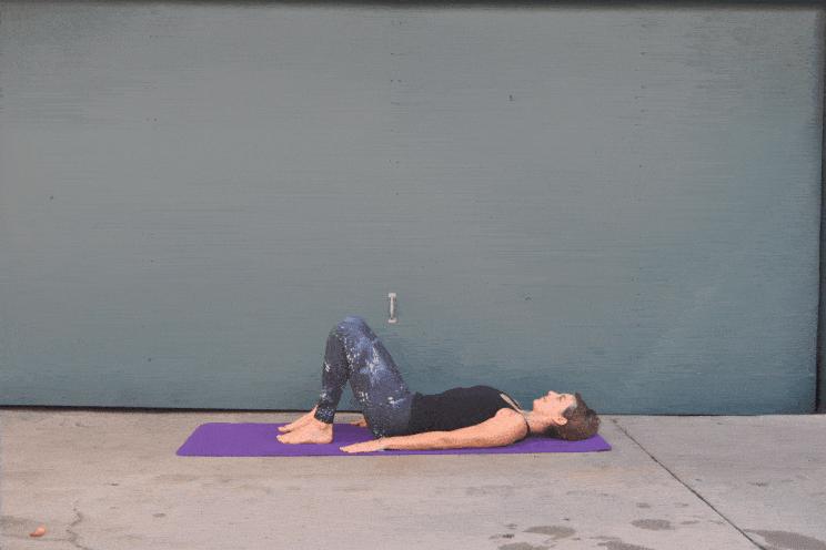 躺着的瑜伽动作缓解腰痛,缓解腰痛背痛的瑜伽最佳动作