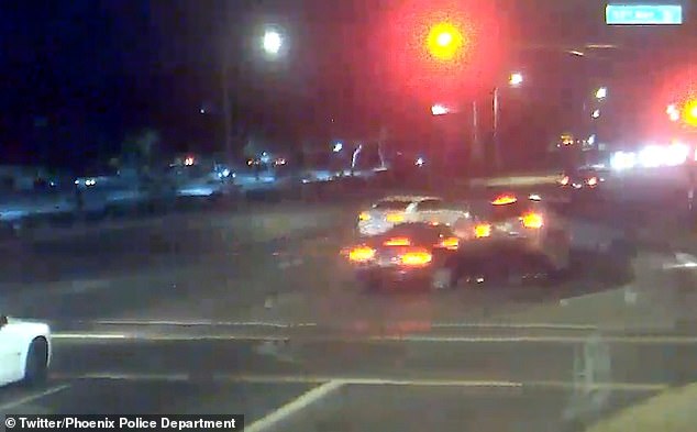 女司机醉驾开车撞人,女司机醉驾撞小车