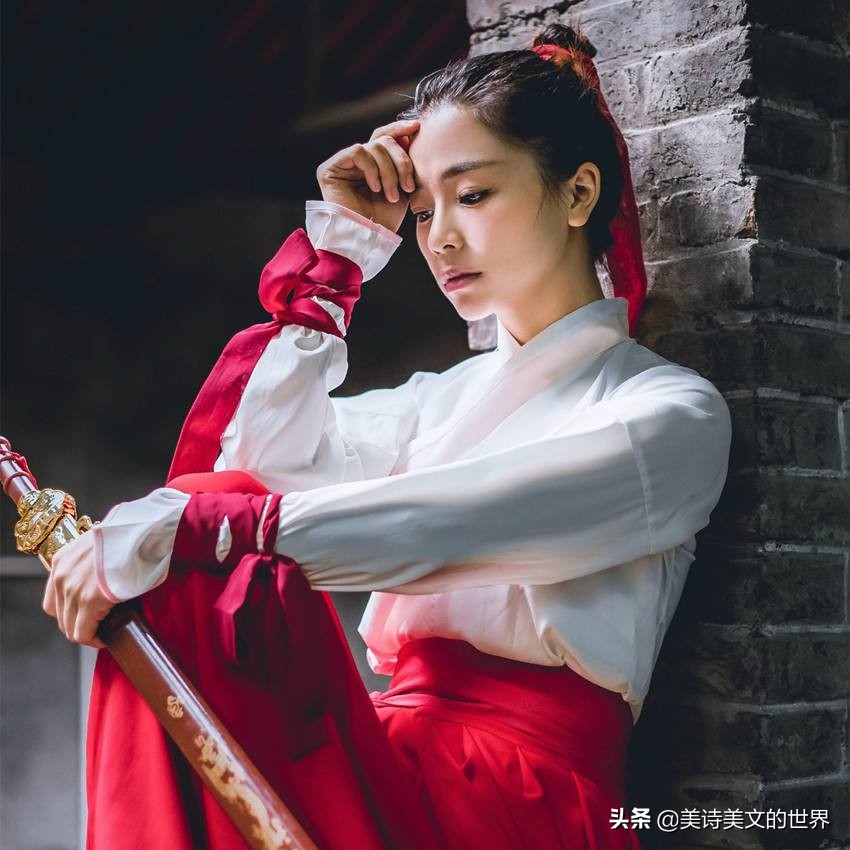 花木兰对镜贴花黄的前一句是什么,木兰诗中花木兰为什么替父从军