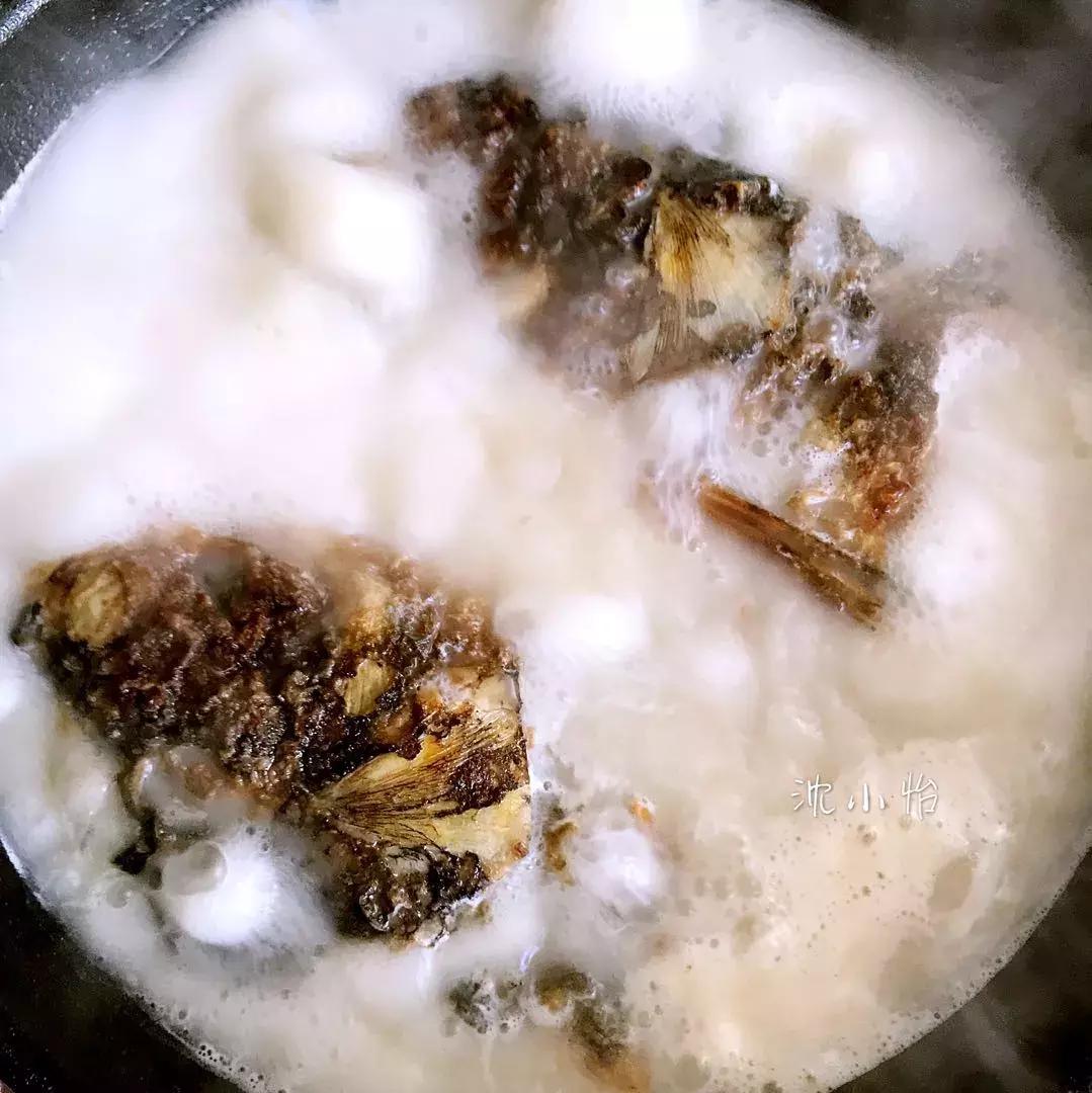 为啥做的鱼头汤的味道不太好喝呢,为什么自己煮的鱼头汤总是不白