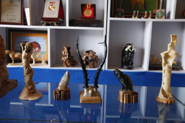 用骨头拼成的工艺品,用骨头做的蒙古艺术