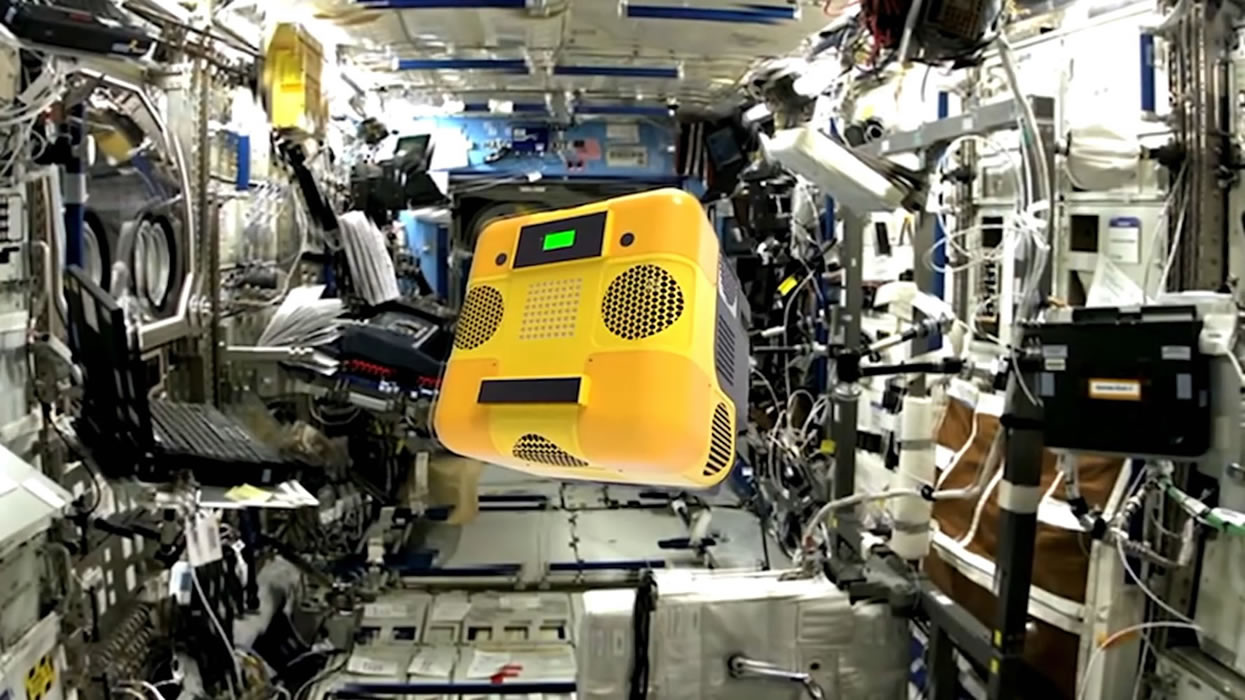 帮助宇航员在太空中生存,帮助宇航员在太空遨游