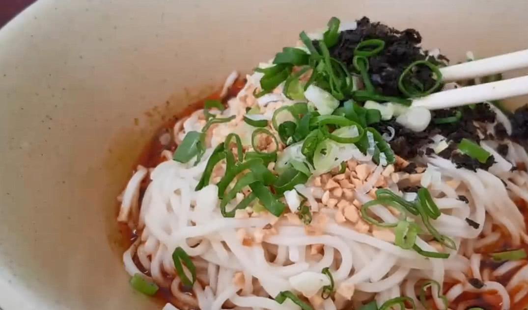 四川宜宾干辣鸡面,四川干辣椒面特辣