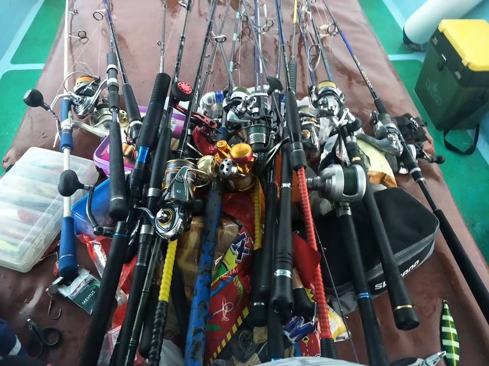 这才是最真实的国外钓鱼人,别崇洋媚外了,原来我们都被骗了